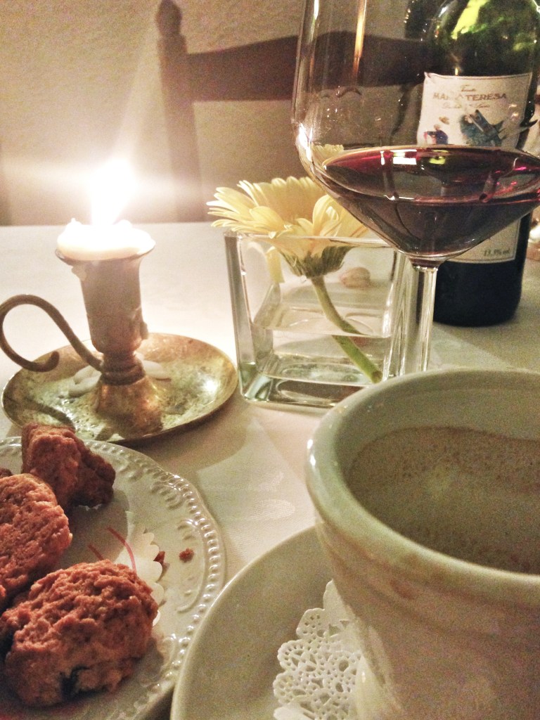 Jantar sozinho à luz de velas e com vinho? Por que não?!!