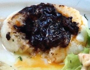 “Seppie al nero con polenta bianca”