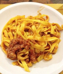 Tagliatelle alla Bolognese - Osteria dell'Orsa
