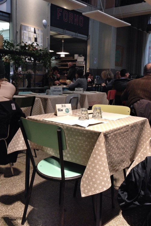 No espaço central, o restaurante