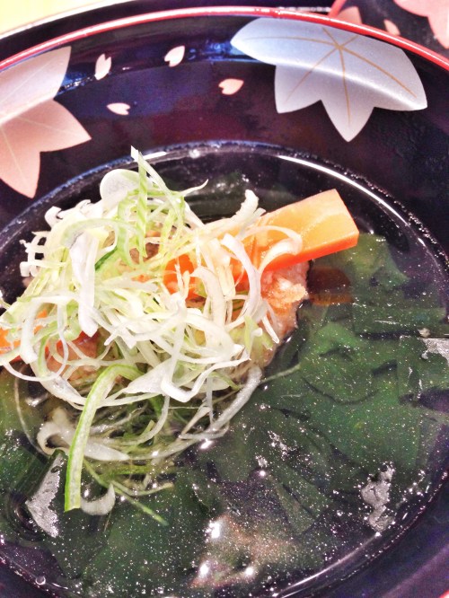 Sopa - dashi - com algas e peixe