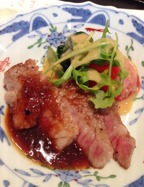 Carne que derrete na boca com molho Teriyake de verdade