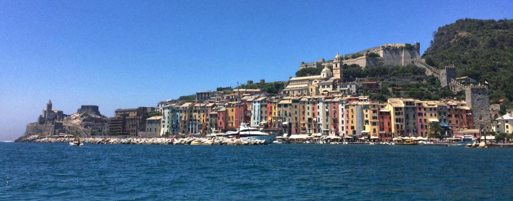 Essa é Porto Venere... Foto estupenda de Simone Tortini
